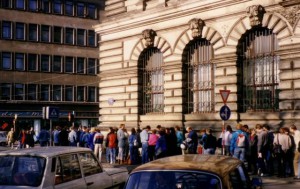 1989_leipzig0015queue