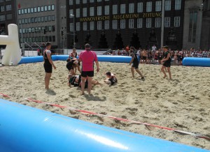 Beachrugby unter den Augen der HAZ