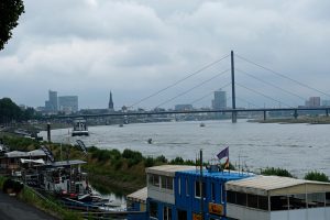 Blick auf die Oberkasseler Brücke